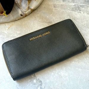OLIVE GREEN JET SET MICHEAL KORS WALLET (large)